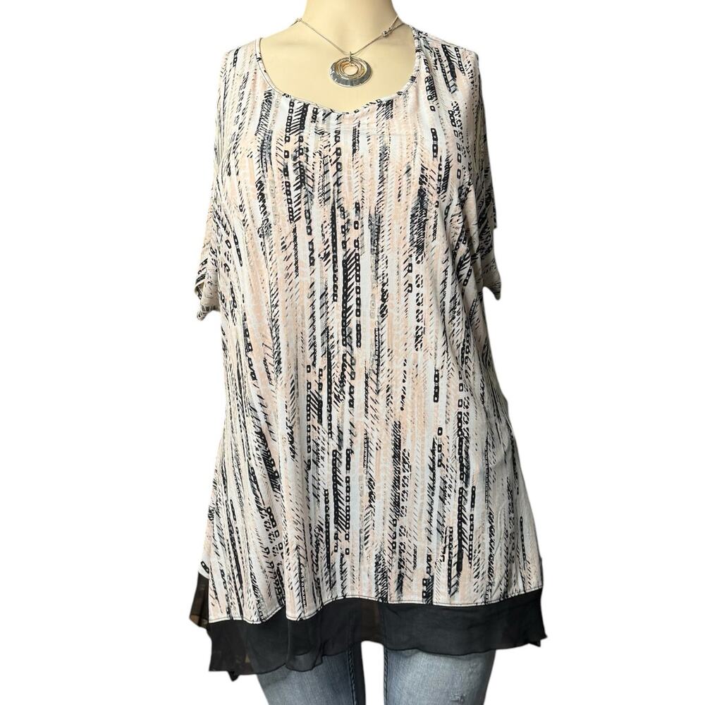 CATO Tunic Top Size 22/24 in White, Cream and Peach
